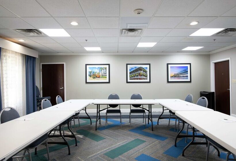 هتل Hampton Inn & Suites Lafayette