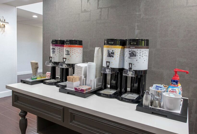 هتل Hampton Inn & Suites Lafayette