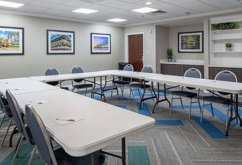 هتل Hampton Inn & Suites Lafayette