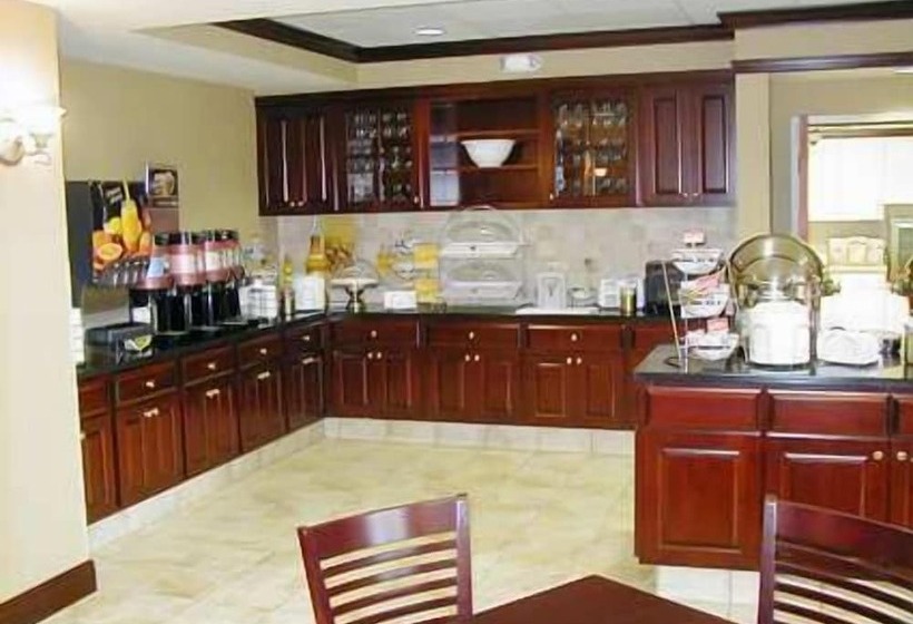 هتل Hampton Inn & Suites Lafayette