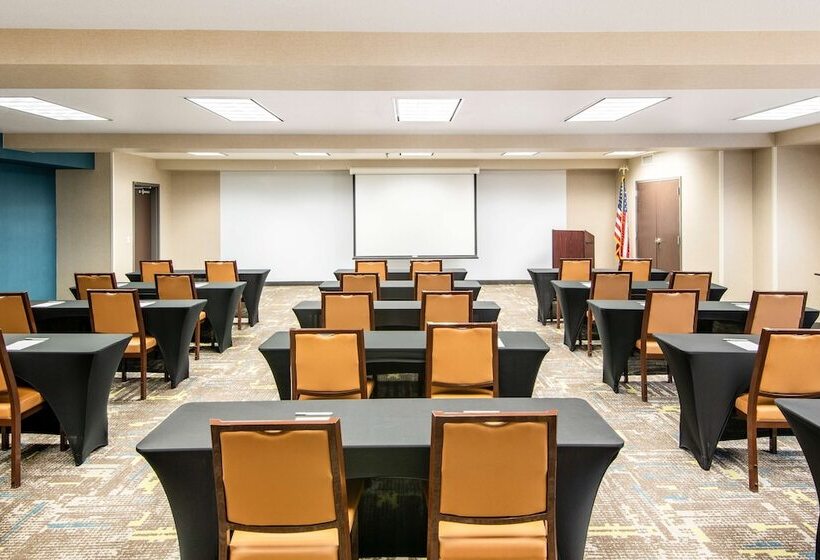 Отель Hampton Inn & Suites Las Vegas Henderson