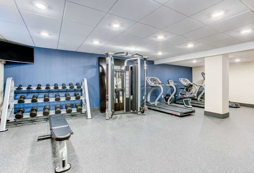 Отель Hampton Inn & Suites Macon I 475