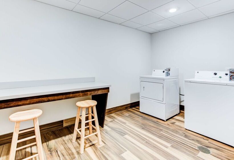 Отель Hampton Inn & Suites Macon I 475