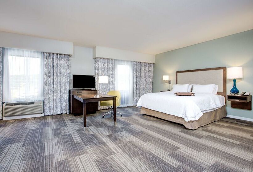 Отель Hampton Inn & Suites Macon I 475