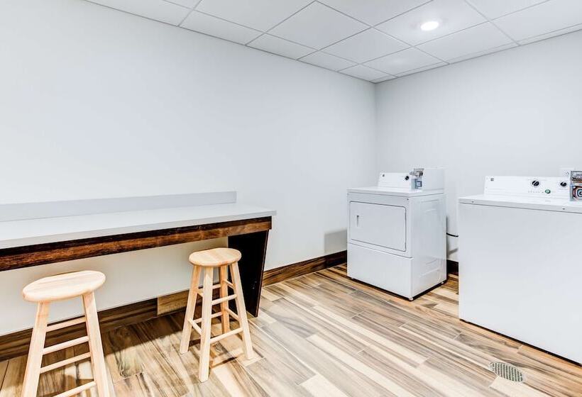 Отель Hampton Inn & Suites Macon I 475