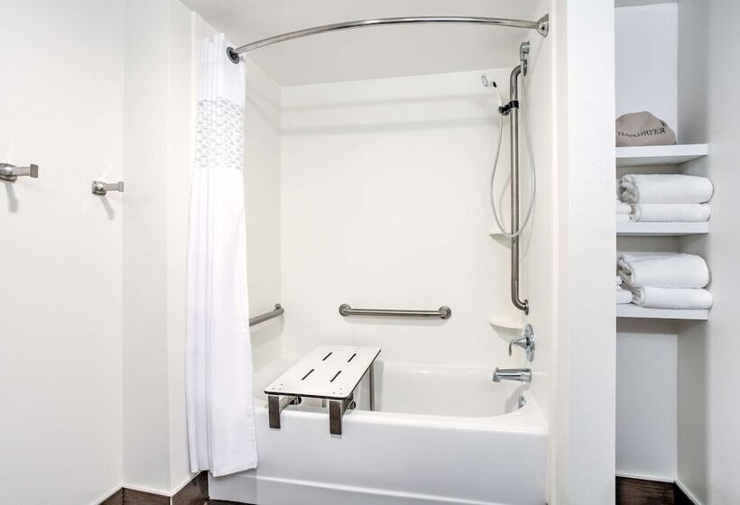 Отель Hampton Inn & Suites Macon I 475