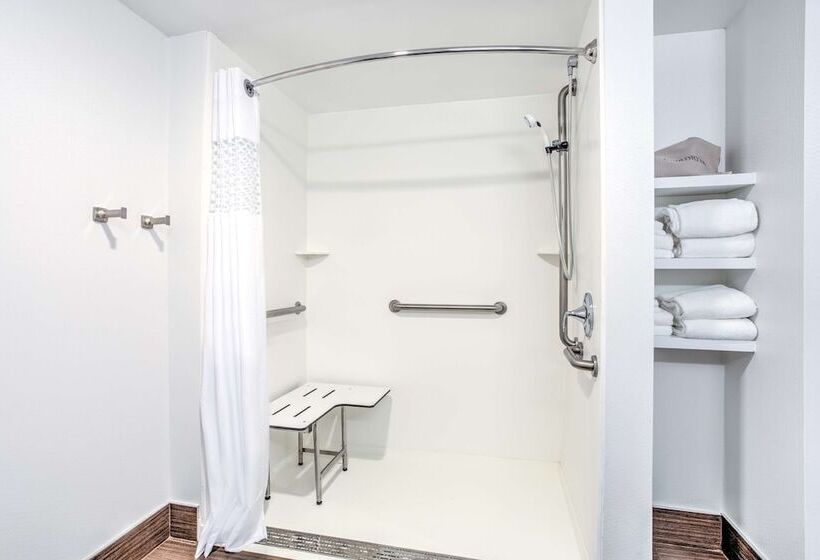 Отель Hampton Inn & Suites Macon I 475