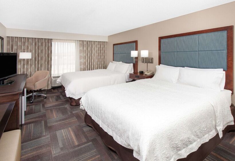 Отель Hampton Inn & Suites Munster