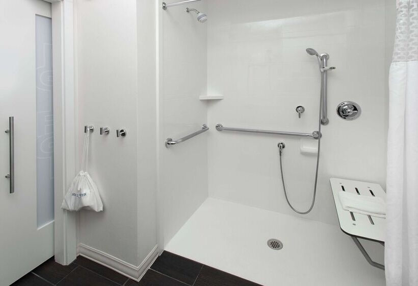 Отель Hampton Inn & Suites Munster