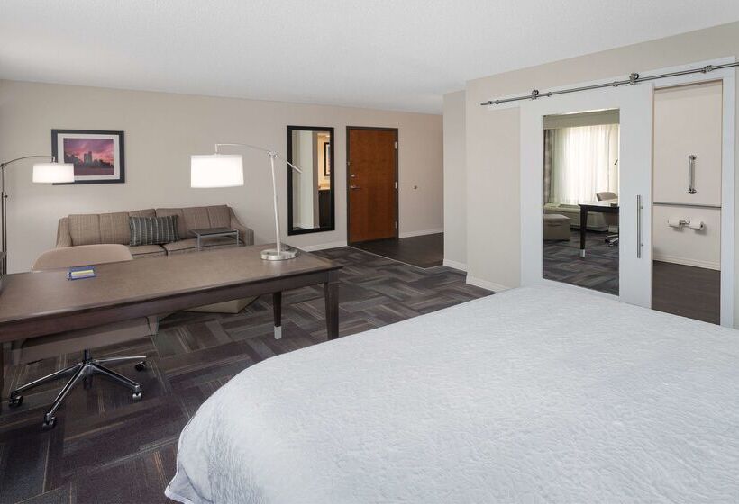 Отель Hampton Inn & Suites Munster