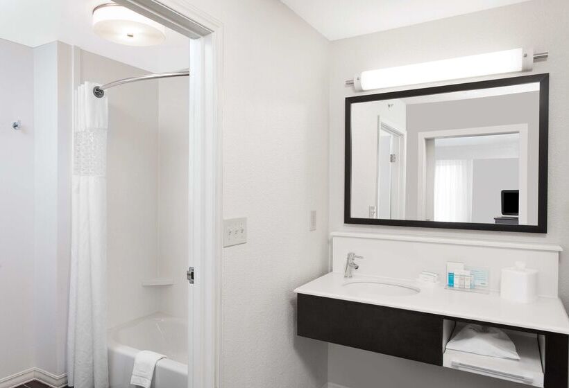 Отель Hampton Inn & Suites Munster