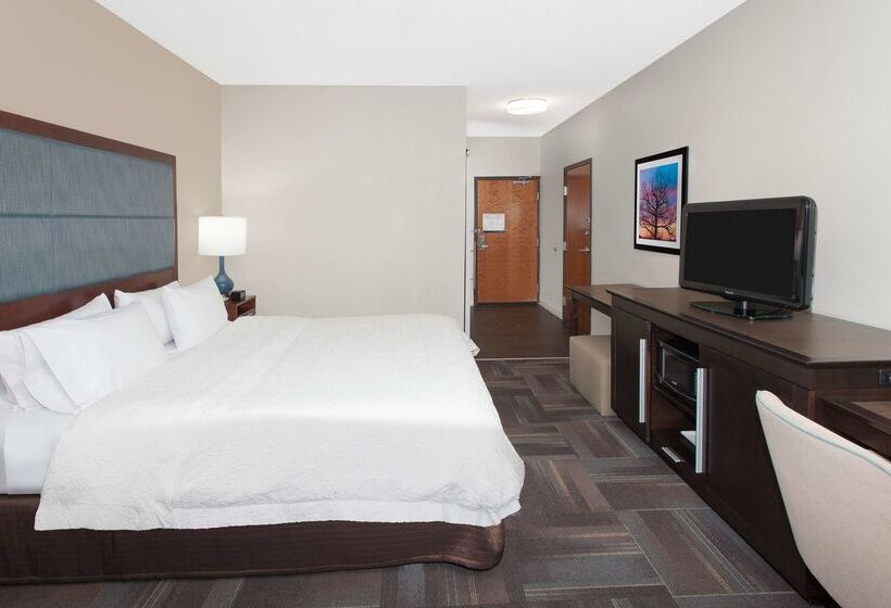 Отель Hampton Inn & Suites Munster