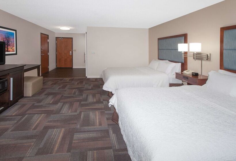 Отель Hampton Inn & Suites Munster