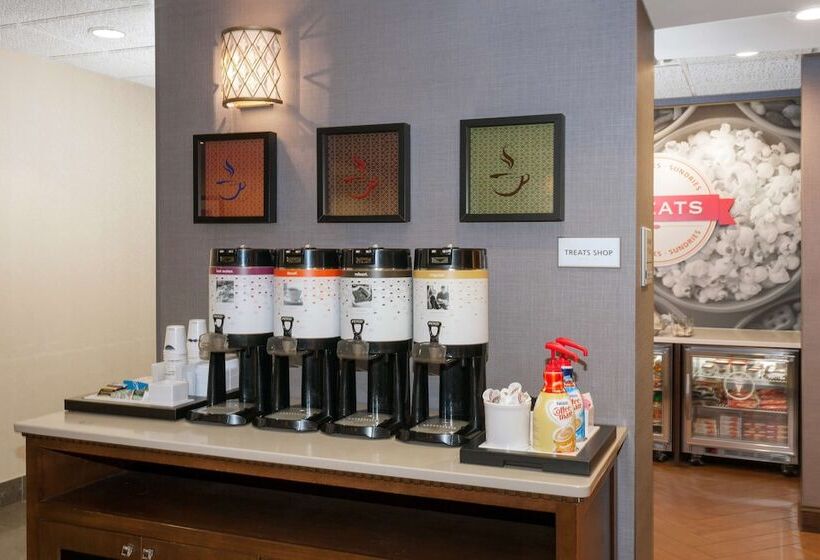 Отель Hampton Inn & Suites Munster