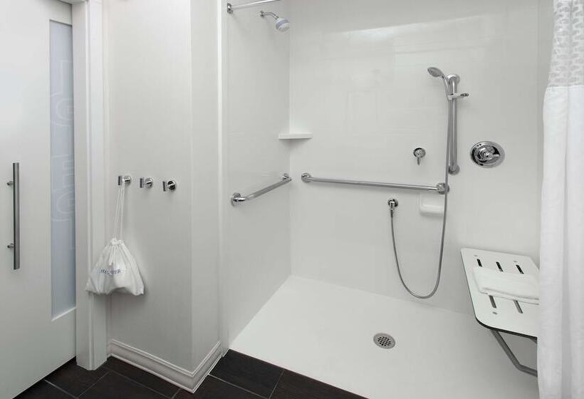 Отель Hampton Inn & Suites Munster