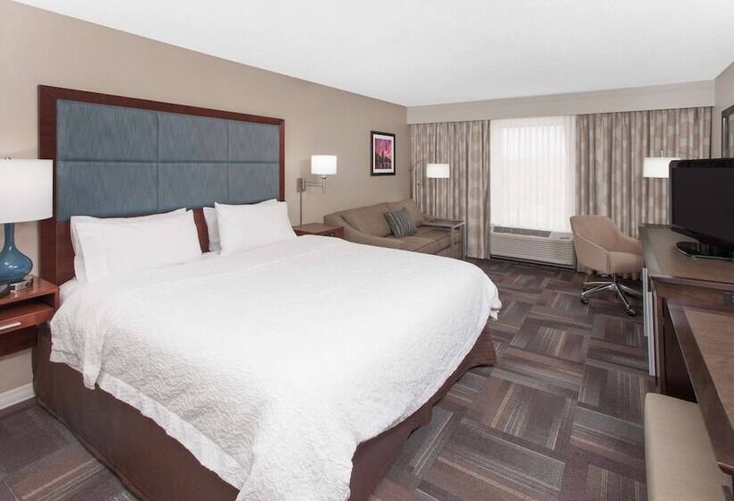 Отель Hampton Inn & Suites Munster
