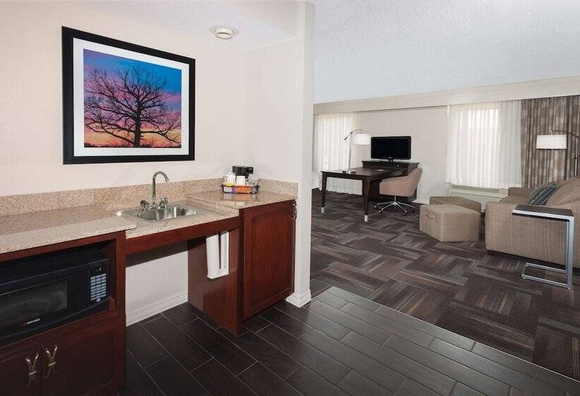 Отель Hampton Inn & Suites Munster