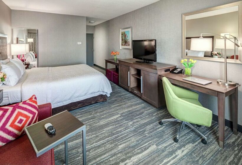 ホテル Hampton Inn & Suites Palm Desert
