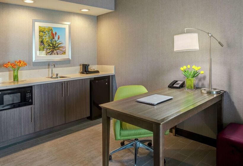 ホテル Hampton Inn & Suites Palm Desert