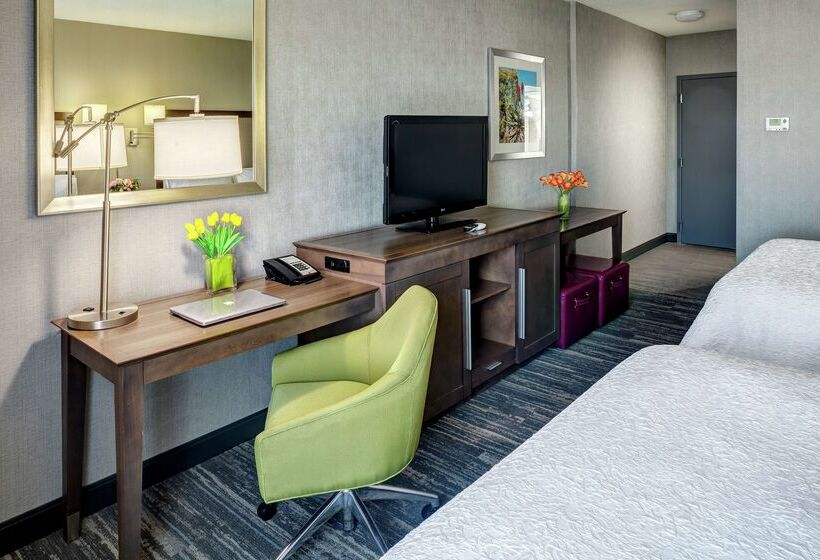 ホテル Hampton Inn & Suites Palm Desert