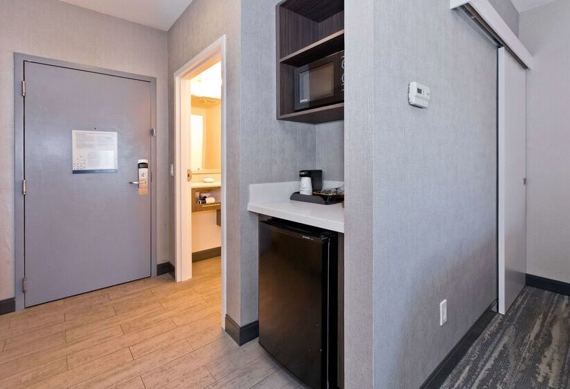 בית מלון כפרי Hampton Inn & Suites Palm Desert