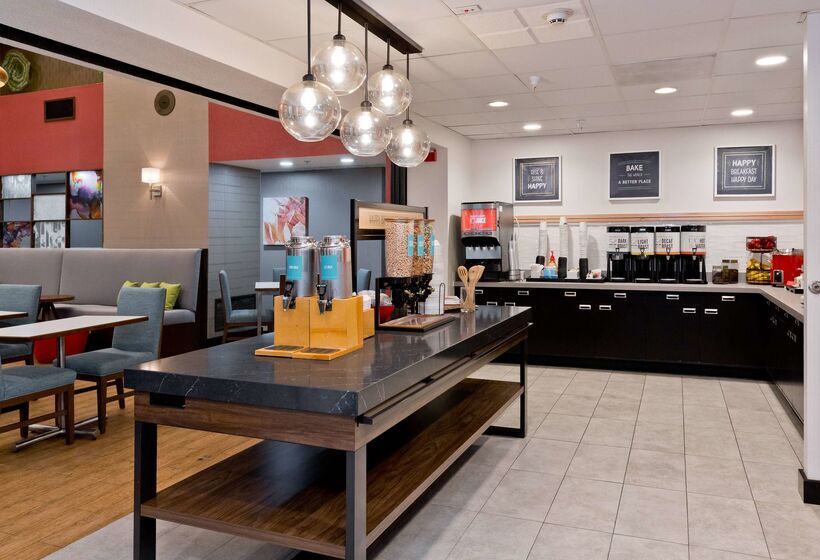 ホテル Hampton Inn & Suites Palm Desert