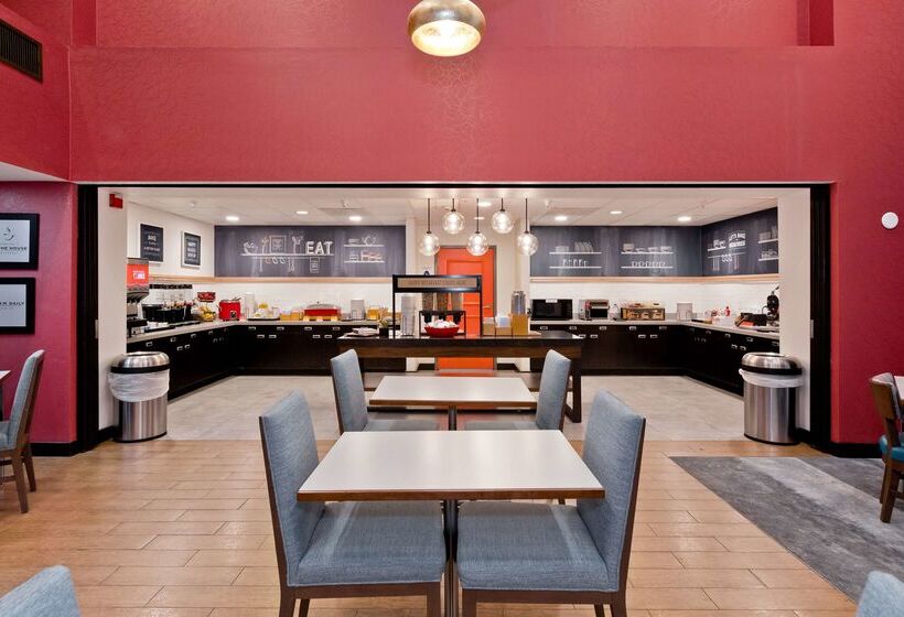 ホテル Hampton Inn & Suites Palm Desert