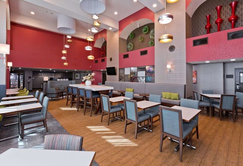 ホテル Hampton Inn & Suites Palm Desert