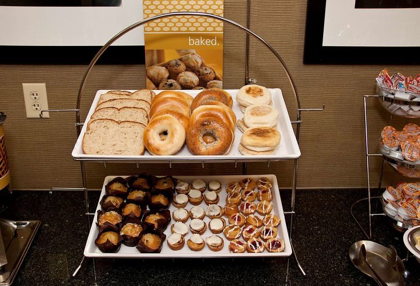 فندق Hampton Inn & Suites By Hilton Petoskey