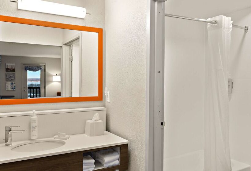 فندق Hampton Inn & Suites By Hilton Petoskey