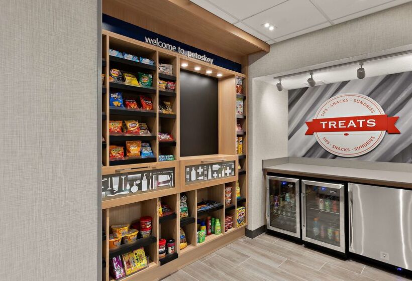 בית מלון כפרי Hampton Inn & Suites By Hilton Petoskey