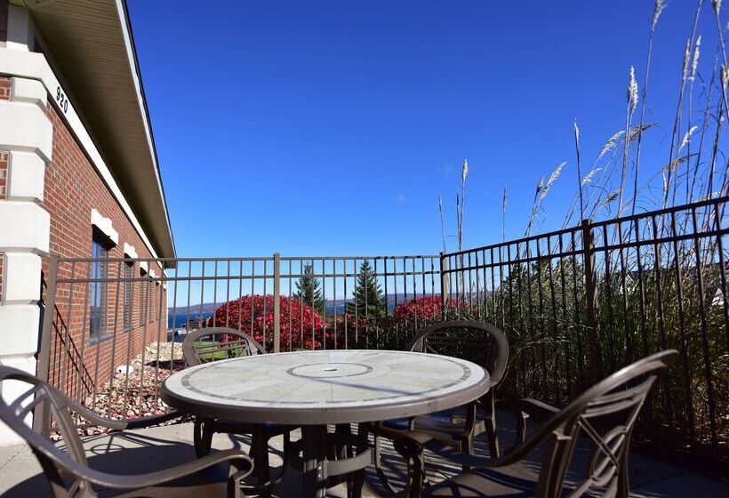 فندق Hampton Inn & Suites By Hilton Petoskey