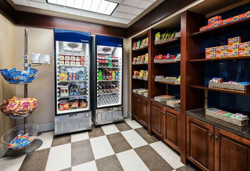 Отель Hampton Inn & Suites San Marcos