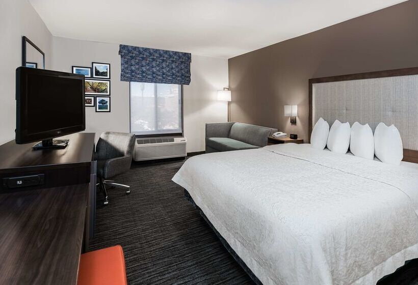 Отель Hampton Inn & Suites San Marcos