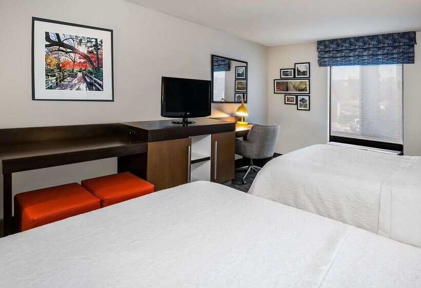 Отель Hampton Inn & Suites San Marcos