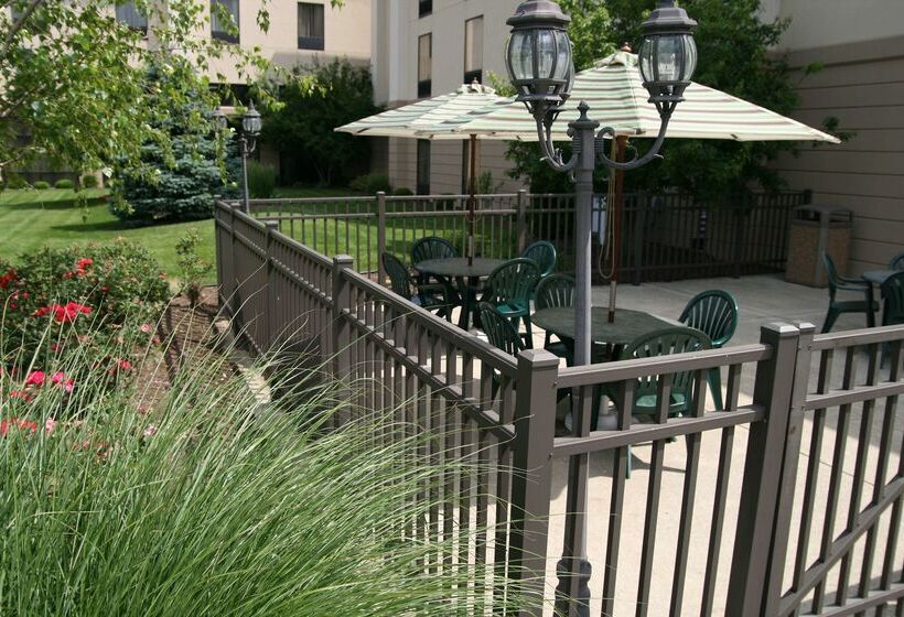 هتل Hampton Inn & Suites Springfield Southwest