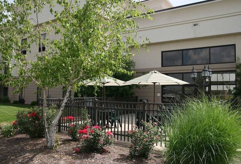 هتل Hampton Inn & Suites Springfield Southwest