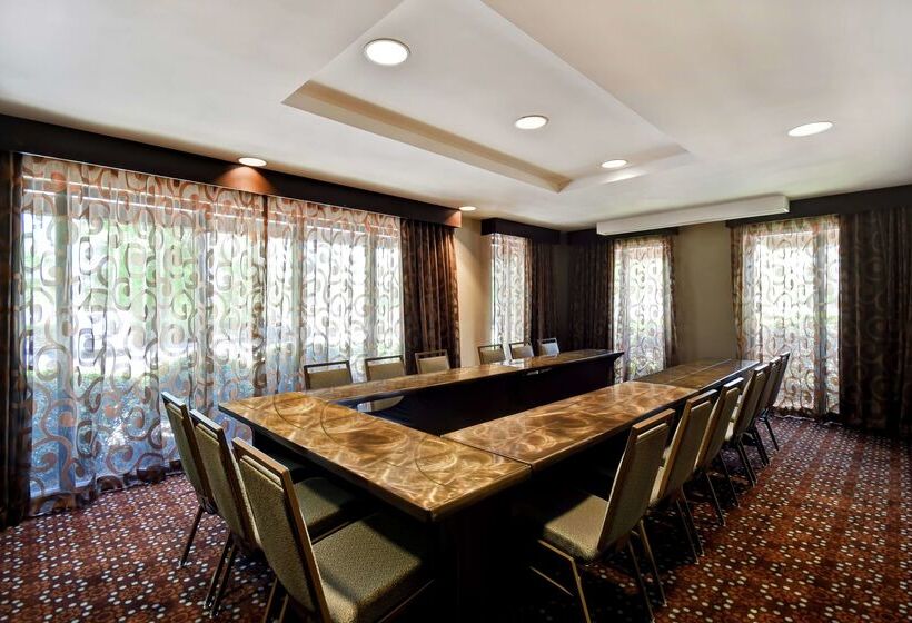 Отель Hampton Inn Atlantamall Of Georgia