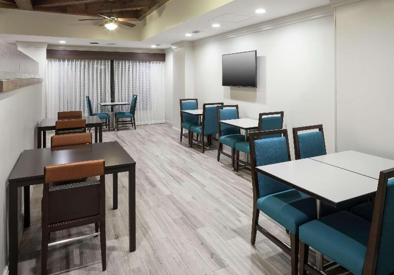 בית מלון כפרי Hampton Inn Austinround Rock