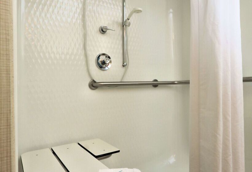 فندق Hampton Inn Batavia