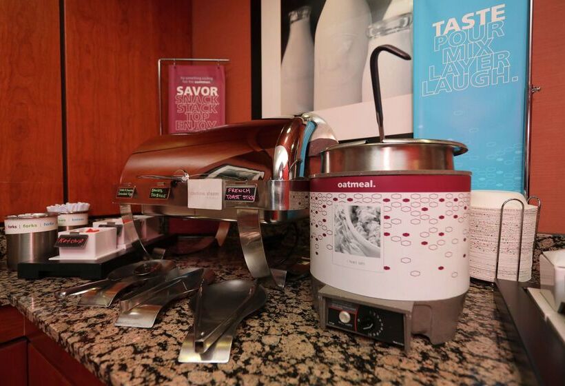 فندق Hampton Inn Batavia