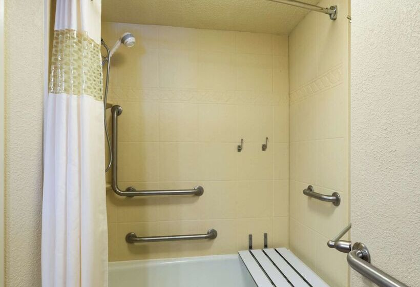 هتل Hampton Inn Baton Rougei10 & College Dr