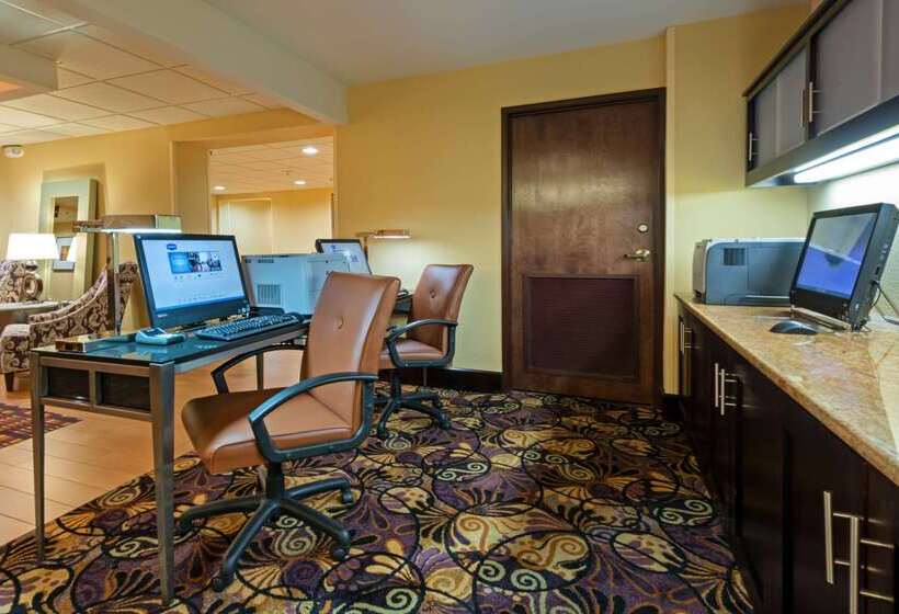 هتل Hampton Inn Baton Rougei10 & College Dr