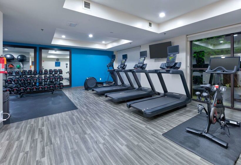 בית מלון כפרי Hampton Inn Biloxi