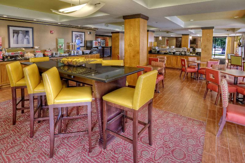 בית מלון כפרי Hampton Inn Biloxi