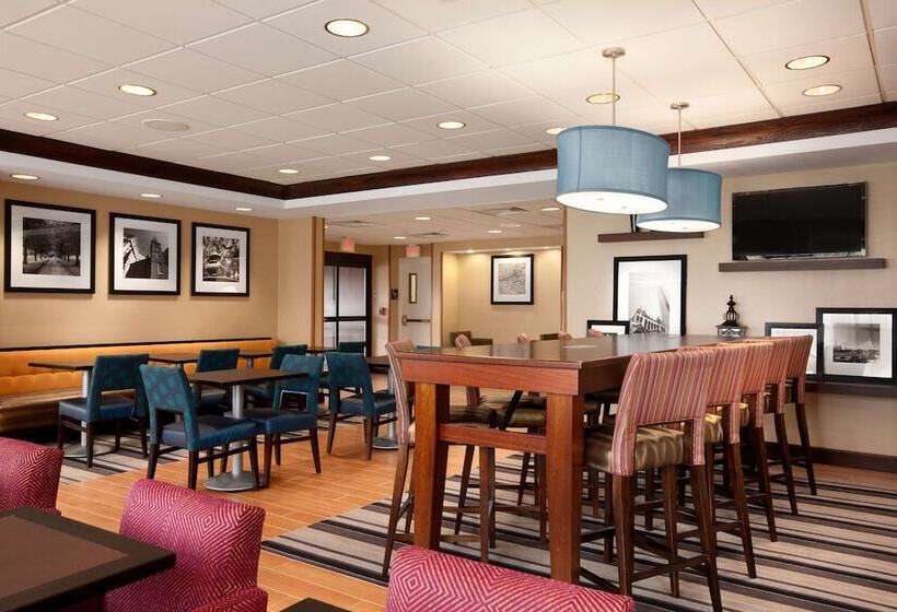 Отель Hampton Inn Boston/braintree