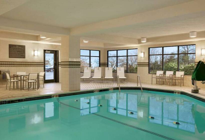 Отель Hampton Inn Boston/braintree