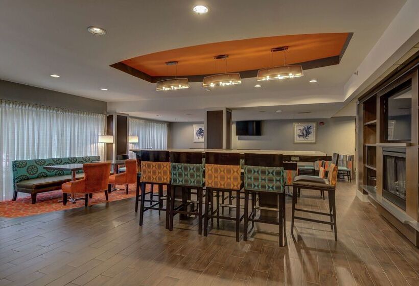 Отель Hampton Inn Bowie