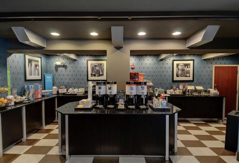 Отель Hampton Inn Bowie