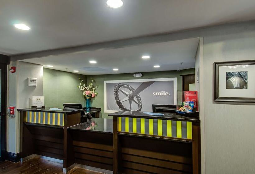 Отель Hampton Inn Bowie